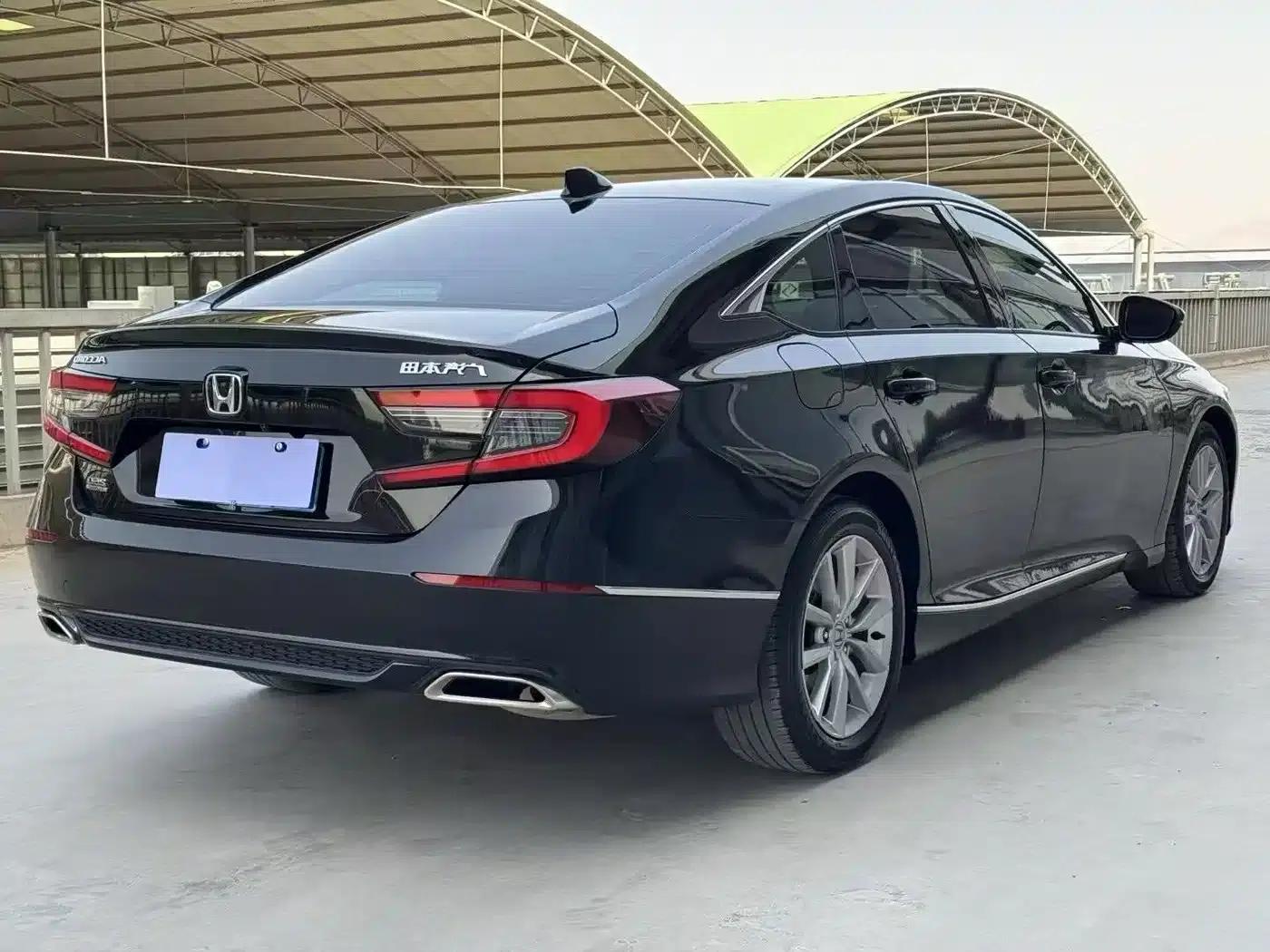 2022 Honda Accord 260TURBO Luxury Edition — миниатюра 6