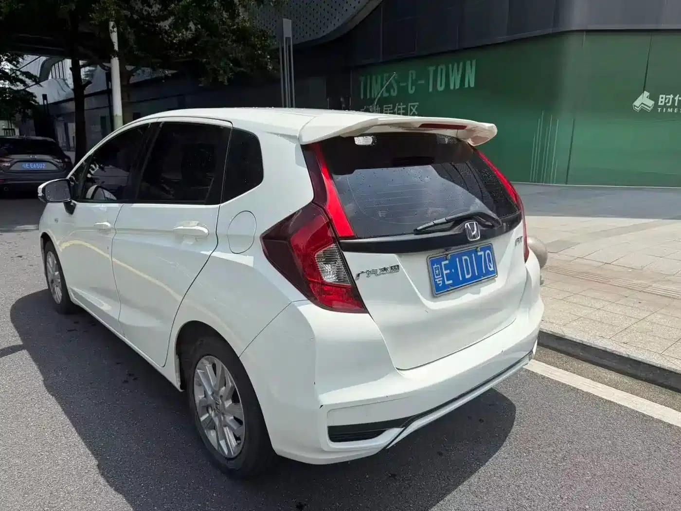 Honda Fit 2018 1.5L CVT Comfort Sunroof Edition — миниатюра 4