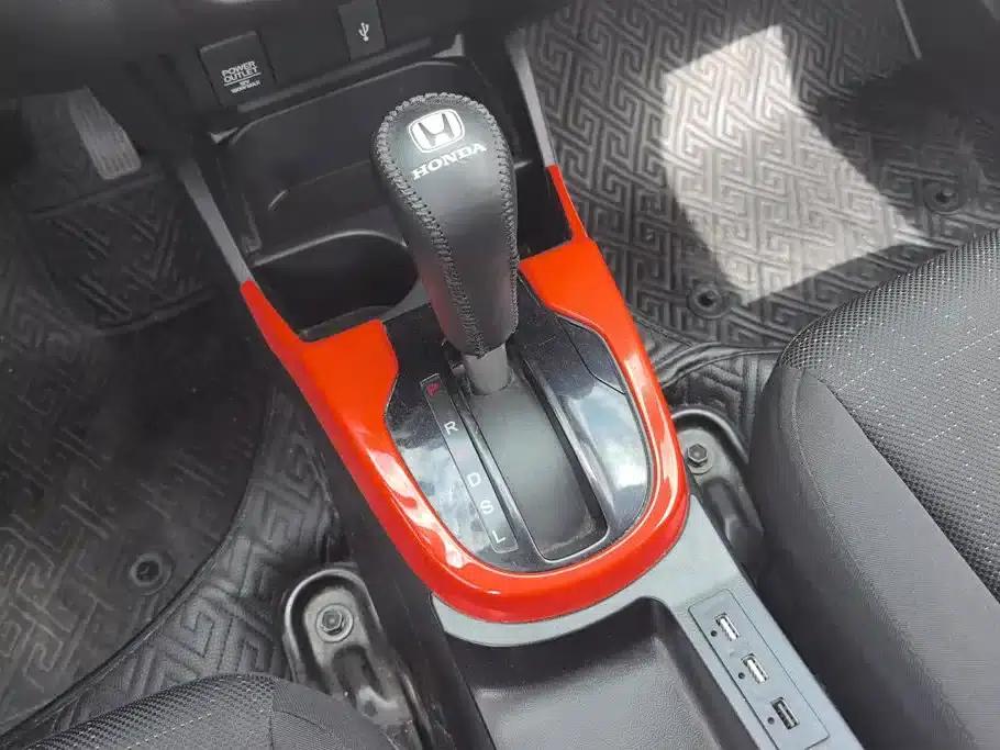 Honda Fit 2018 1.5L CVT Comfort Edition — миниатюра 16