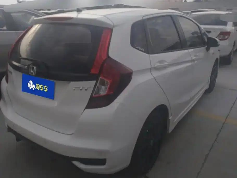 Honda Fit 2018 1.5L CVT Sport Edition — миниатюра 3
