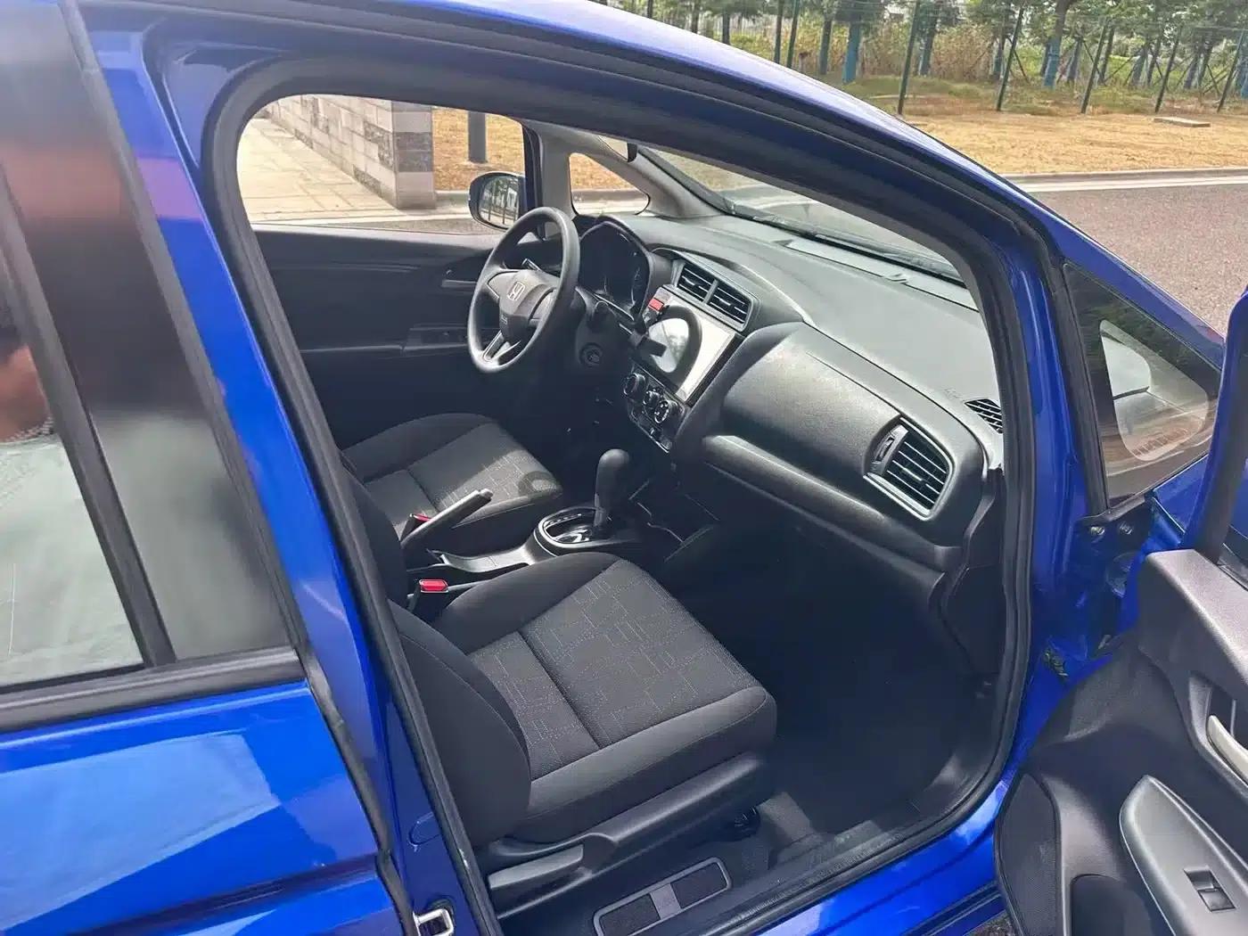 Honda Fit 2016 1.5L LXS CVT Comfort Sunroof Edition — миниатюра 6