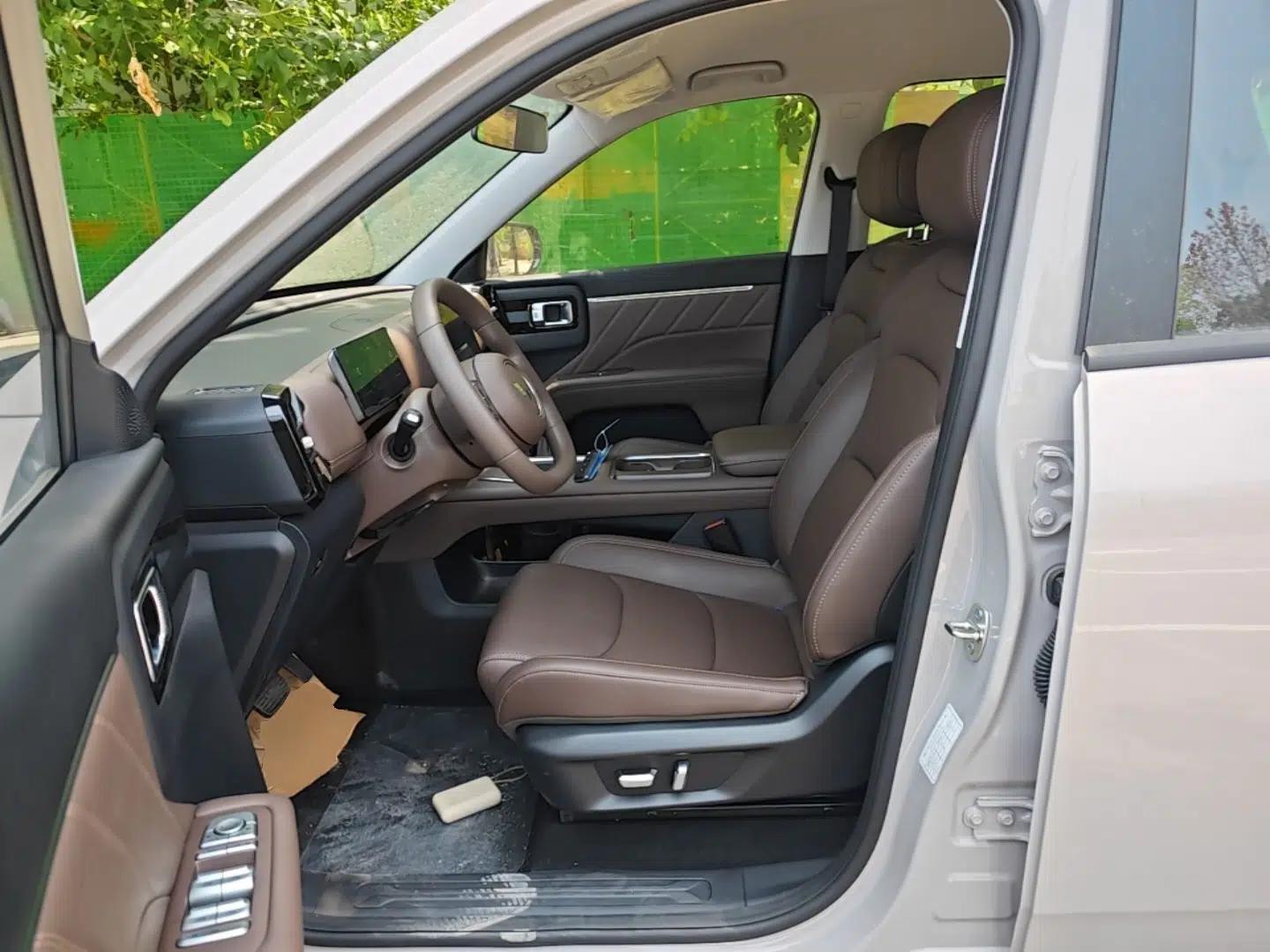 Wuling Xingguang 560 New Energy 2026 Model, Plug-in Hybrid, 125 km, Luxury Version — миниатюра 22