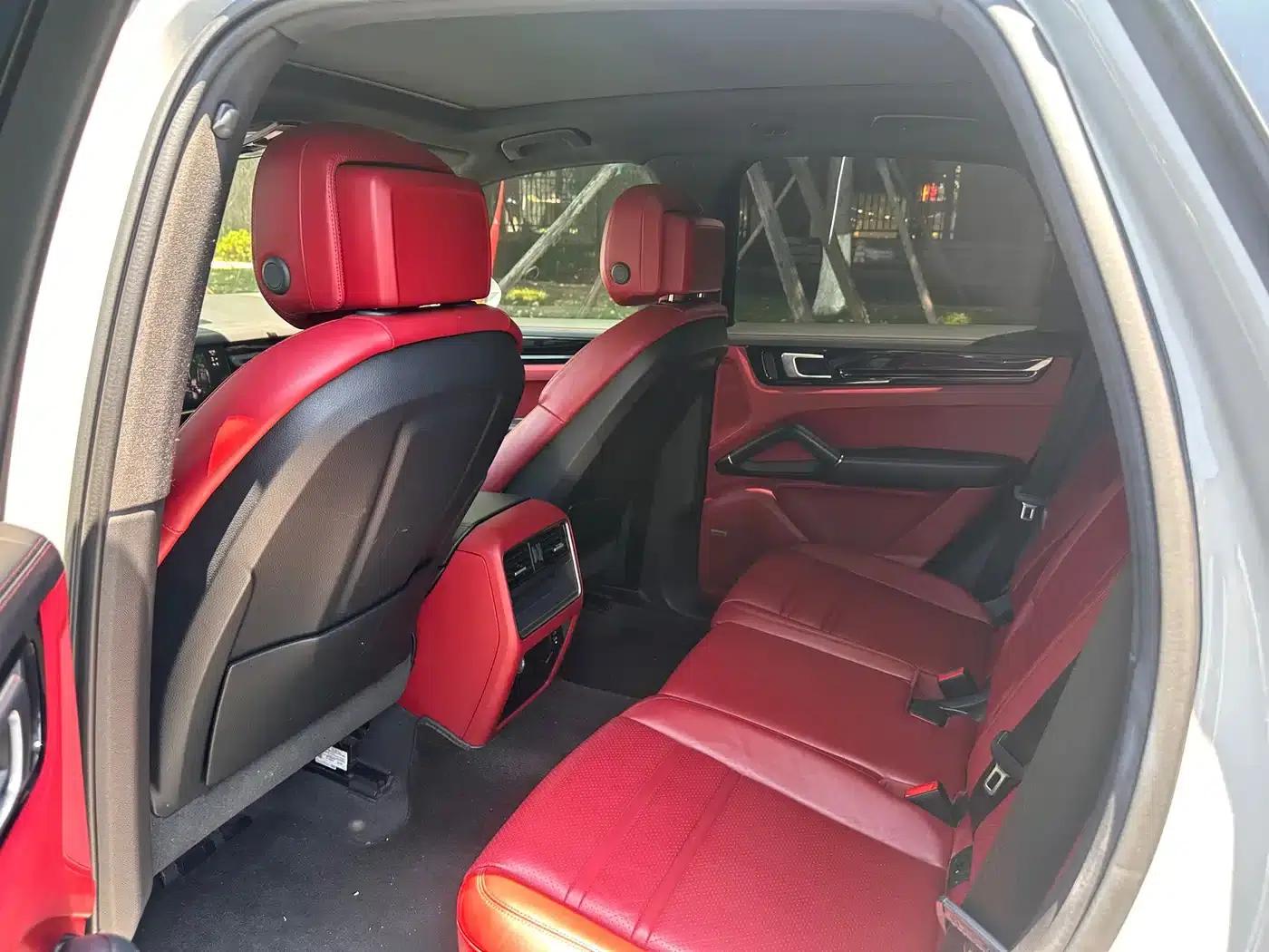 2022 Cayenne 3.0T Platinum Edition — миниатюра 6