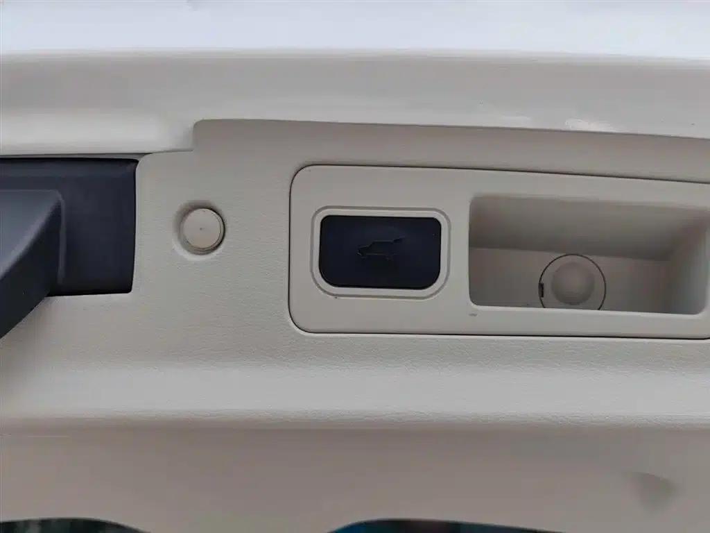 Buick GL8 2021 Land Business Class 652T Comfort — миниатюра 15