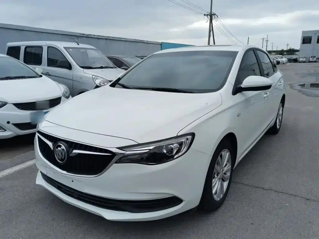 Buick Excelle 2021 Facelift Classic 1.5L Automatic Entry-Level Model — миниатюра 1