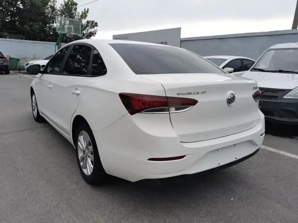 Buick Excelle 2021 Facelift Classic 1.5L Automatic Entry-Level Model — миниатюра 5