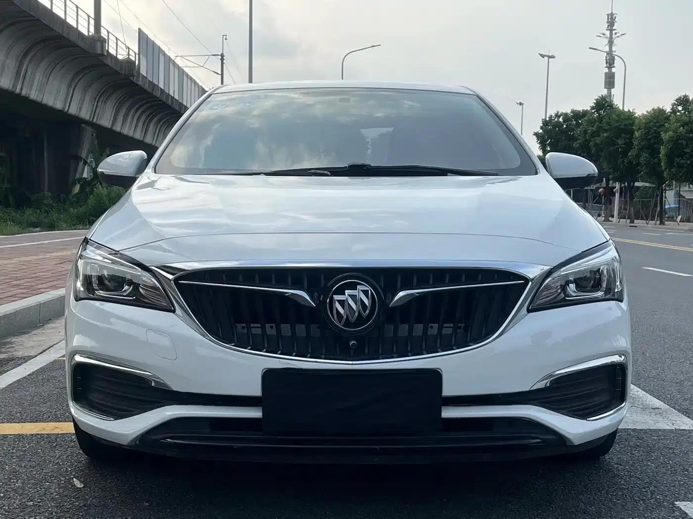 Buick Verano 2018 Sedan 20T Dual-Clutch Leading Edition — миниатюра 2