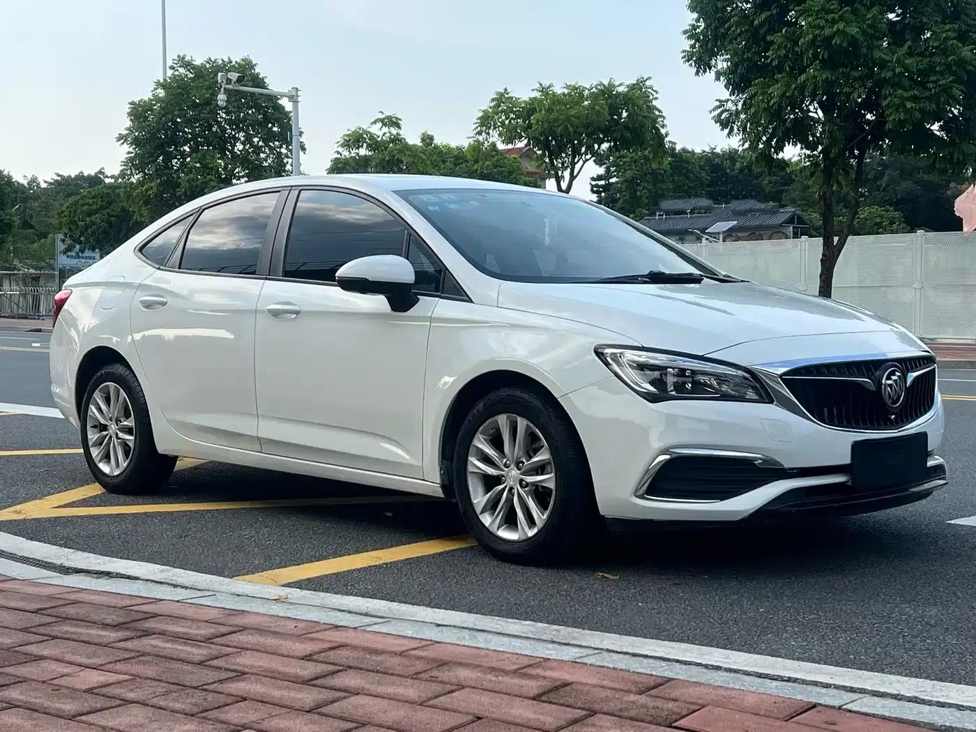 Buick Verano 2018 Sedan 20T Dual-Clutch Leading Edition — миниатюра 3