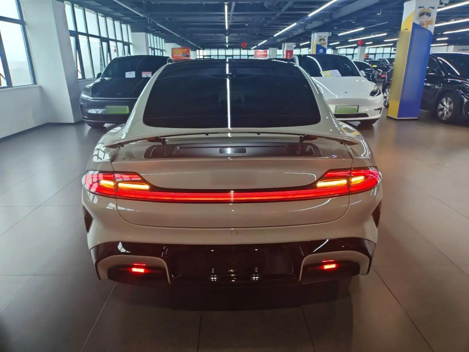 Xiaomi Auto SU7 2024 Four-Wheel-Drive Max Founder's Edition — миниатюра 5
