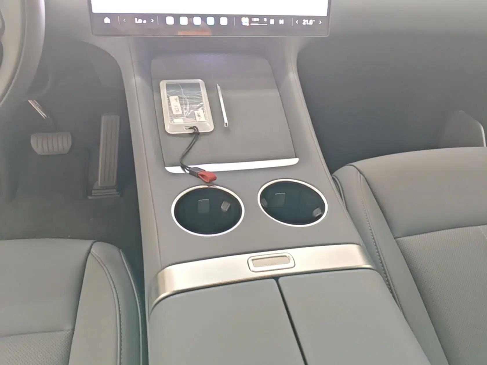 Xiaomi Auto YU7 2025 Ultra-Long Range Rear-Wheel Drive Version — миниатюра 21