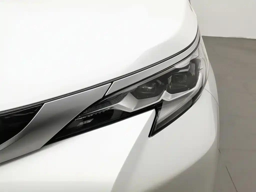2024 Sienna 2.5L Hybrid Platinum Edition — миниатюра 7