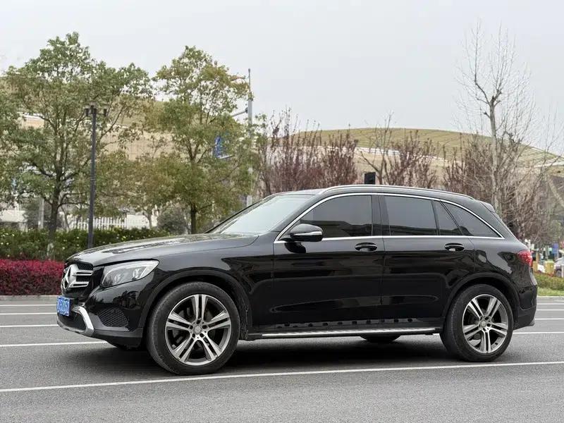 2016 Mercedes-Benz GLC 300 4MATIC Luxury — миниатюра 3