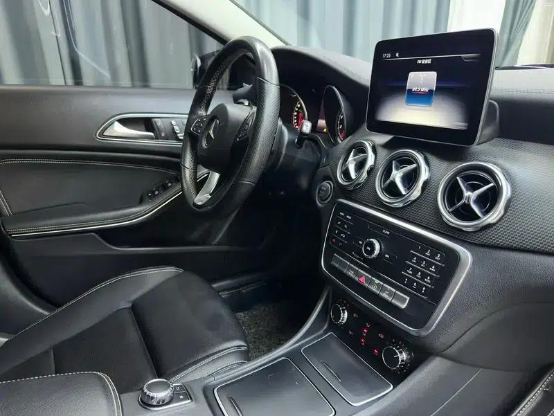 2018 Mercedes-Benz GLA 200 Dynamic — миниатюра 11