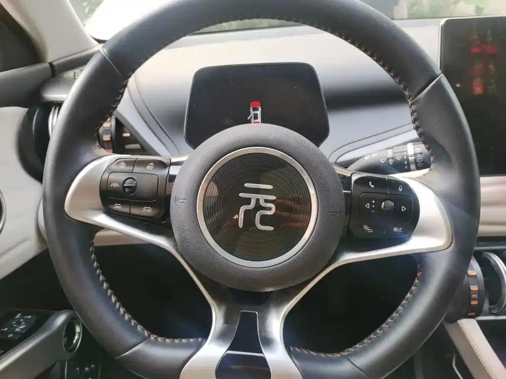 Yuan Plus 2023 Champion Edition 430KM Super Model — миниатюра 3