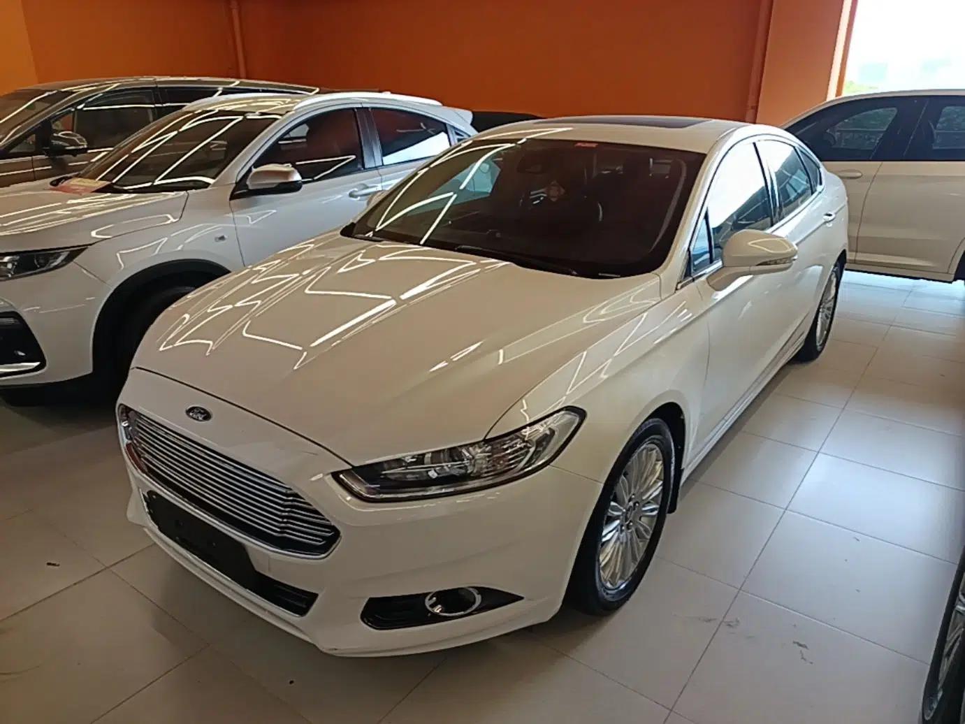 Ford Mondeo 2013 2.0L GTDi 200 Fashion Edition — миниатюра 1