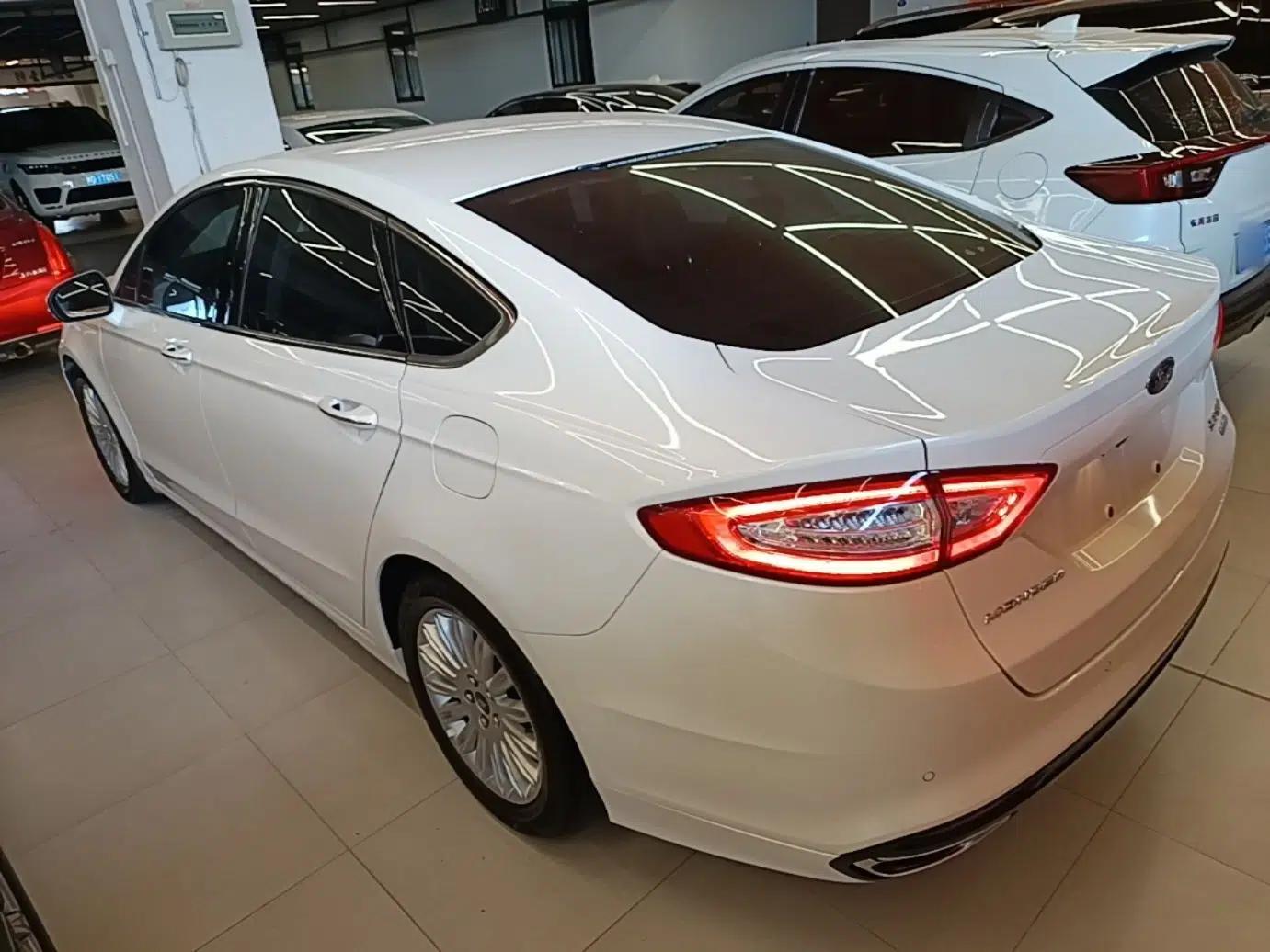 Ford Mondeo 2013 2.0L GTDi 200 Fashion Edition — миниатюра 4