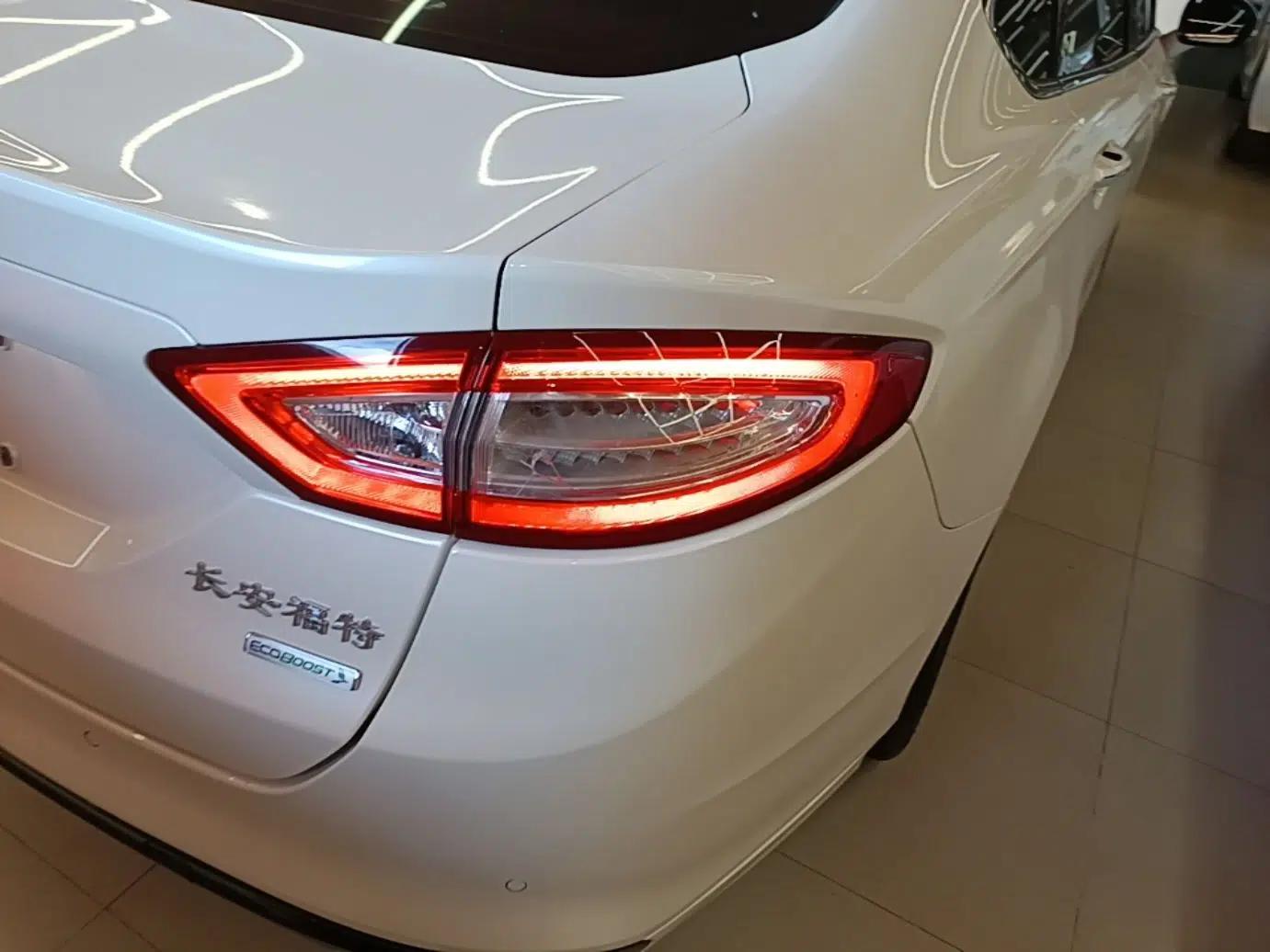 Ford Mondeo 2013 2.0L GTDi 200 Fashion Edition — миниатюра 9