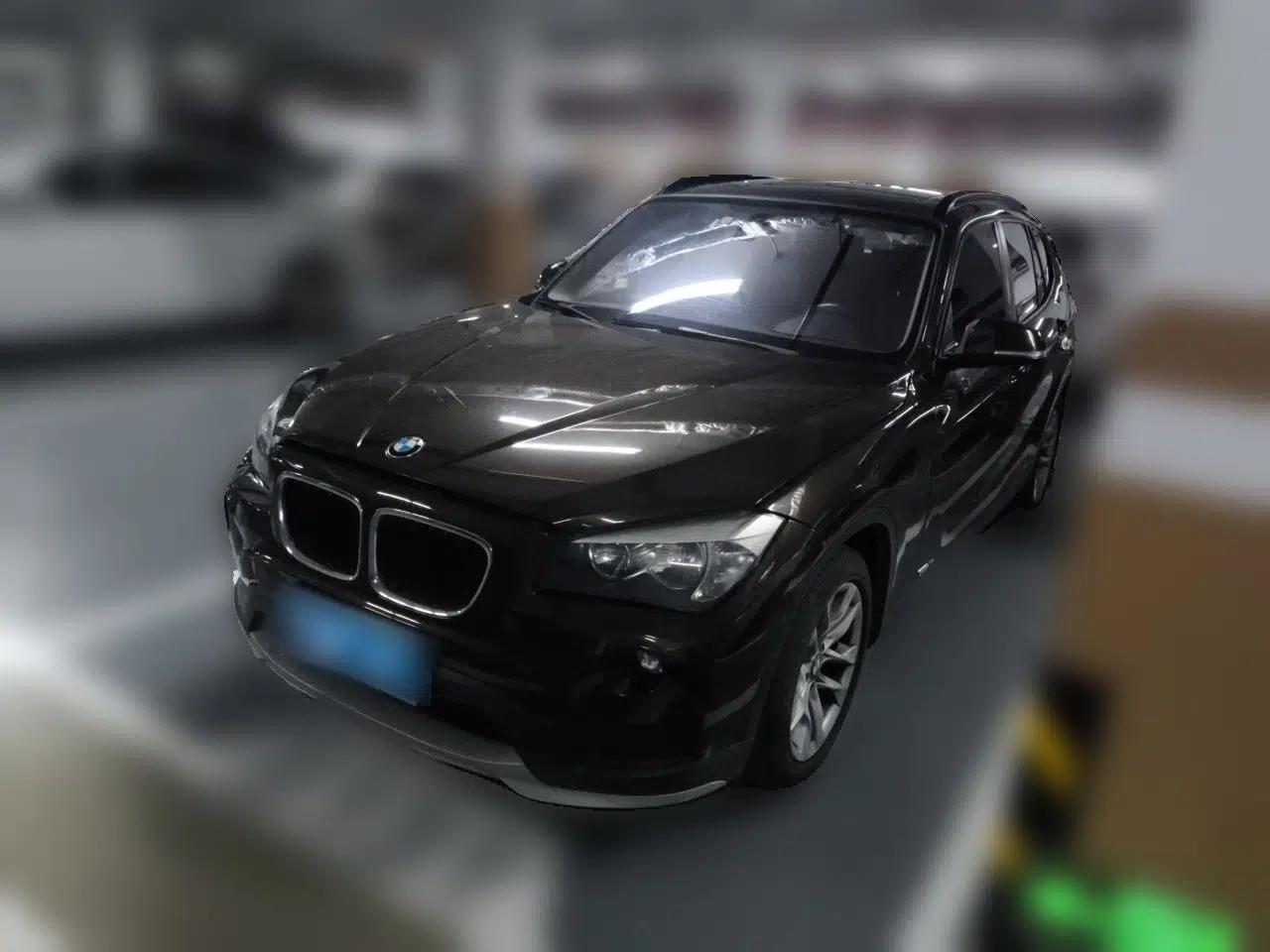 BMW X1 2015 sDrive18i Fashion Upgrade Edition — миниатюра 1