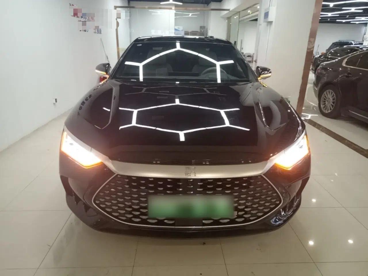 BYD Han 2024 DM-i Glory Edition 200KM Flagship Model — миниатюра 2