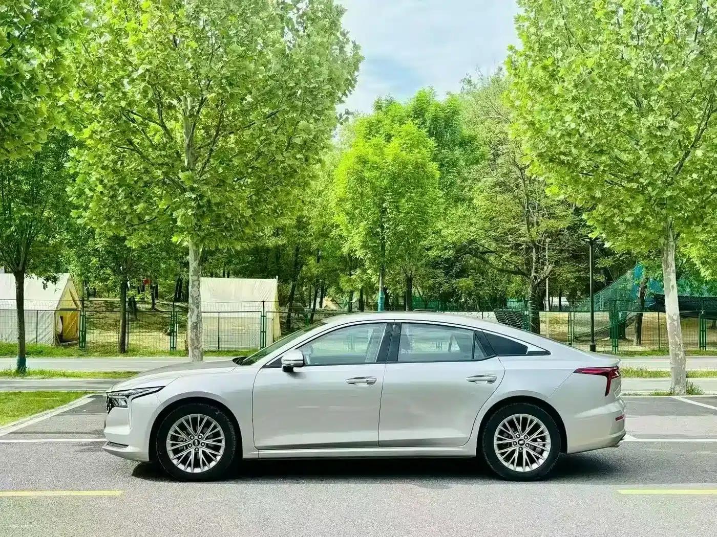 Bestune B70 2023 Third Generation 1.5T Automatic Enjoyment Edition 70th Anniversary Edition — миниатюра 3