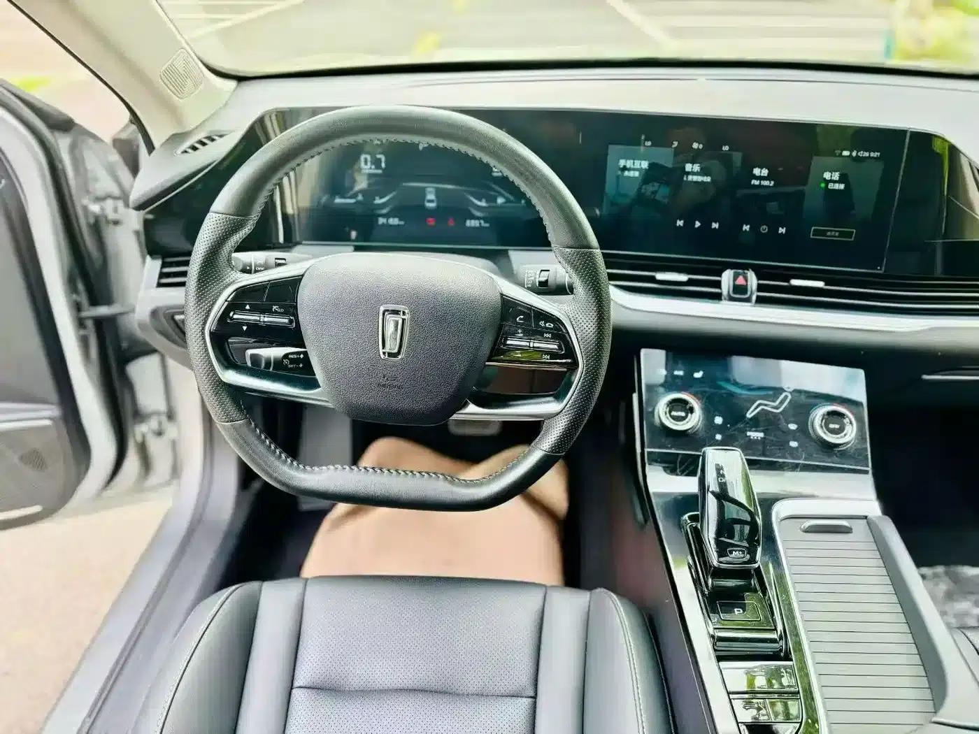 Bestune B70 2023 Third Generation 1.5T Automatic Enjoyment Edition 70th Anniversary Edition — миниатюра 5