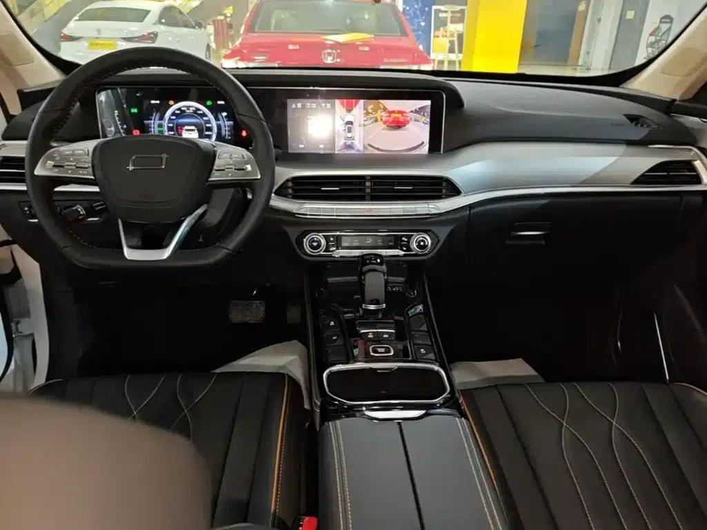 Bestune T77 2023 1.5T Automatic Luxury Edition — миниатюра 10