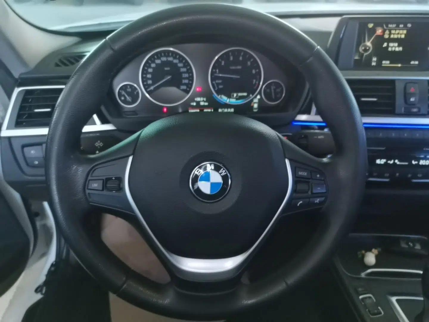 BMW 3 Series 2017 320Li Fashion Model — миниатюра 13