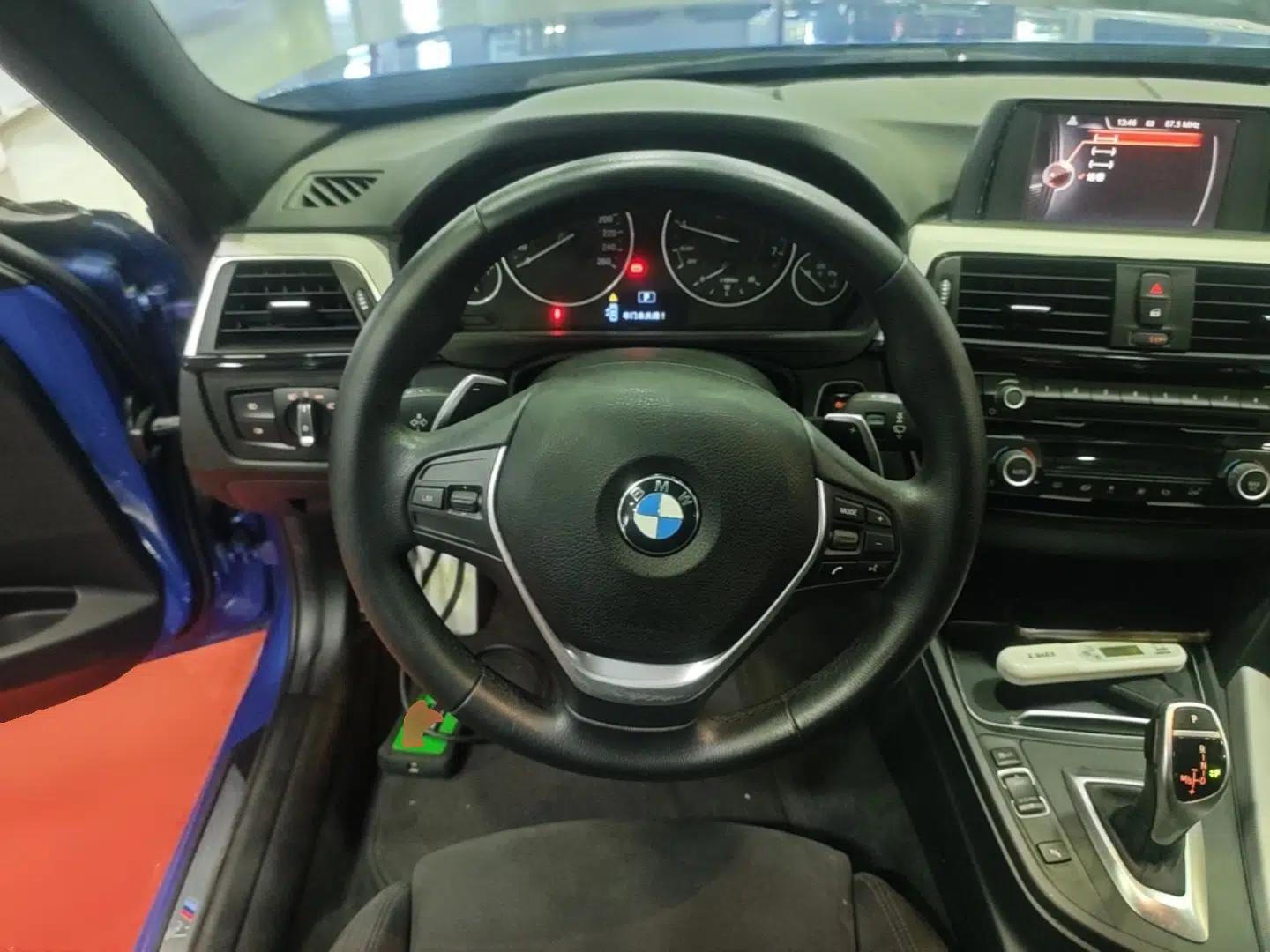 BMW 3 Series 2017 320i M Sport — миниатюра 13