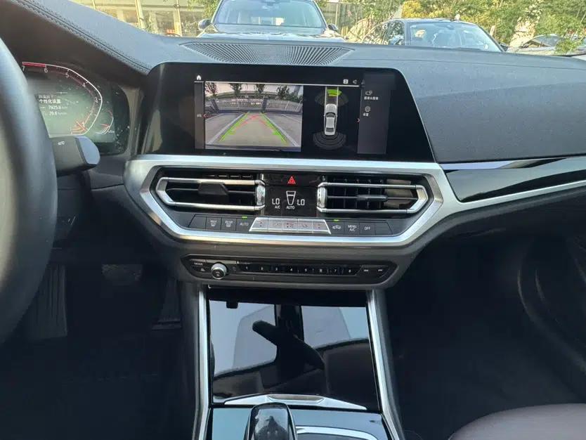 BMW 3 Series 2021 320Li M Sport Package — миниатюра 33