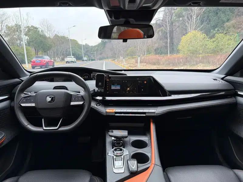 Changan UNI-V 2022 1.5T Premium Edition — миниатюра 8