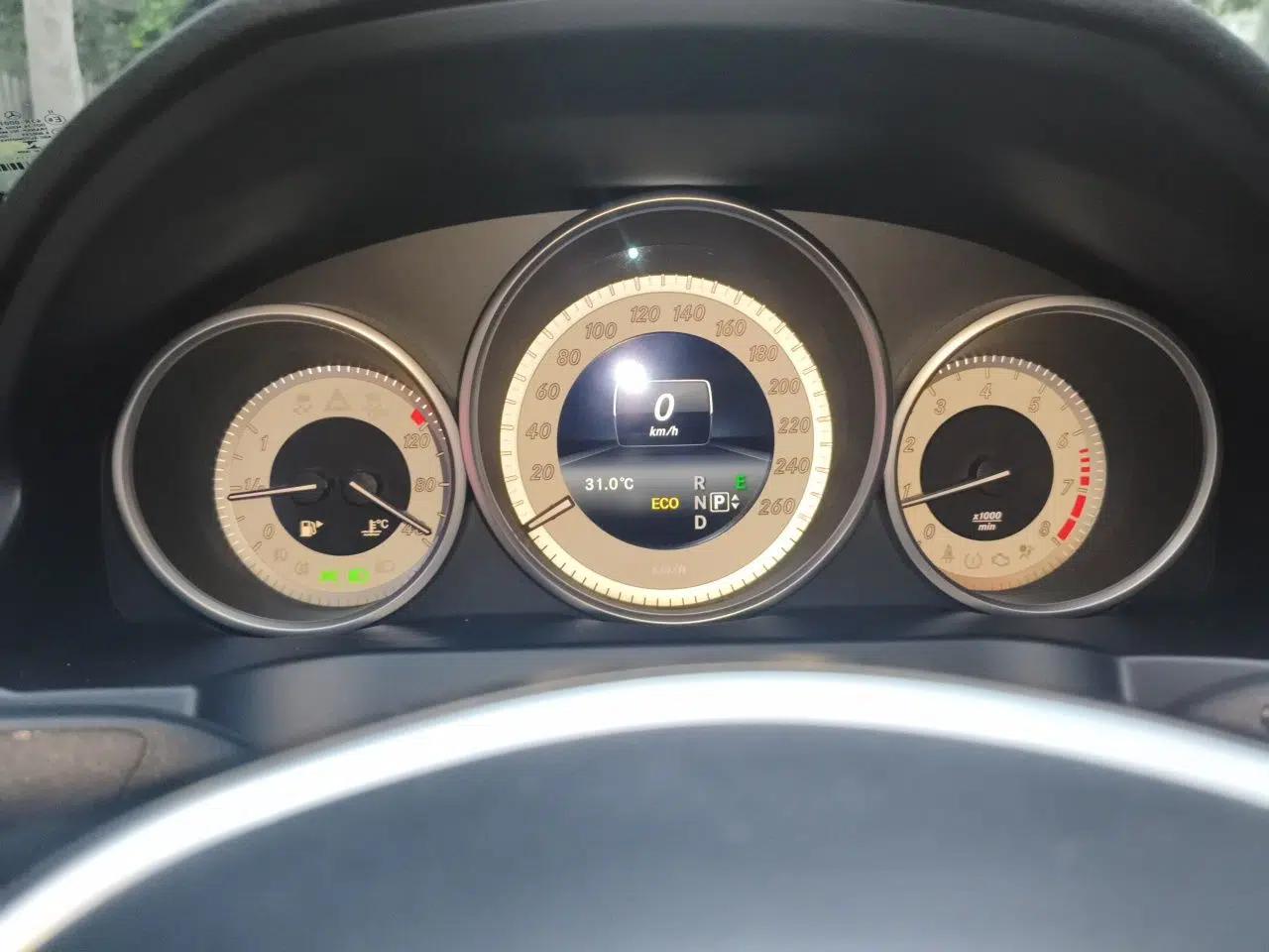 Mercedes-Benz E-Class 2014 E 200 Coupe — миниатюра 11