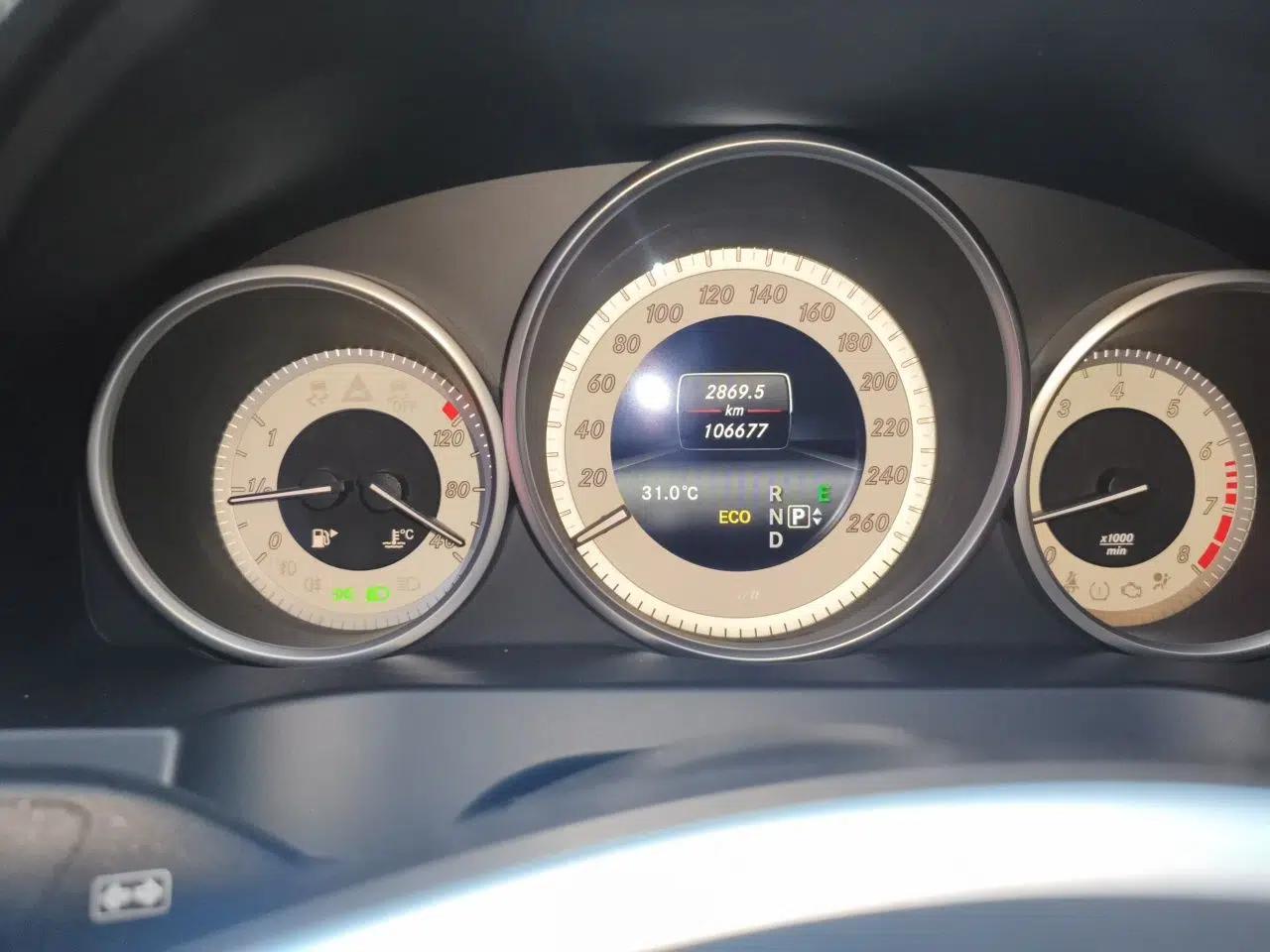 Mercedes-Benz E-Class 2014 E 200 Coupe — миниатюра 12