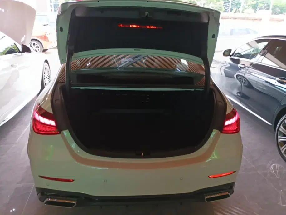 Mercedes-Benz C-Class 2025 C 260 L Obsidian Night Sport Edition — миниатюра 22
