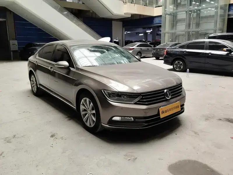 2018 Volkswagen Passat 330TSI DSG Leading Edition — миниатюра 3