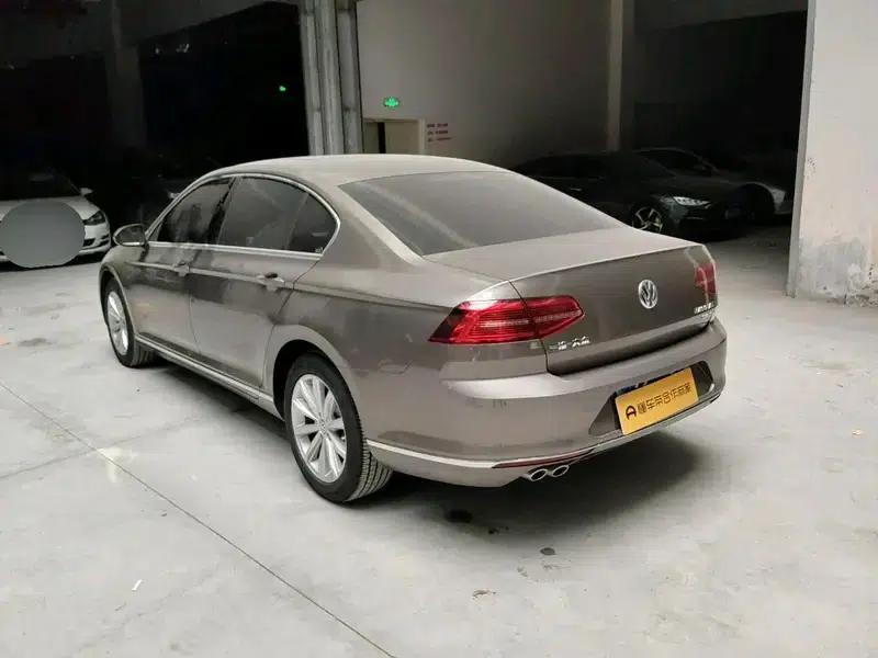 2018 Volkswagen Passat 330TSI DSG Leading Edition — миниатюра 4