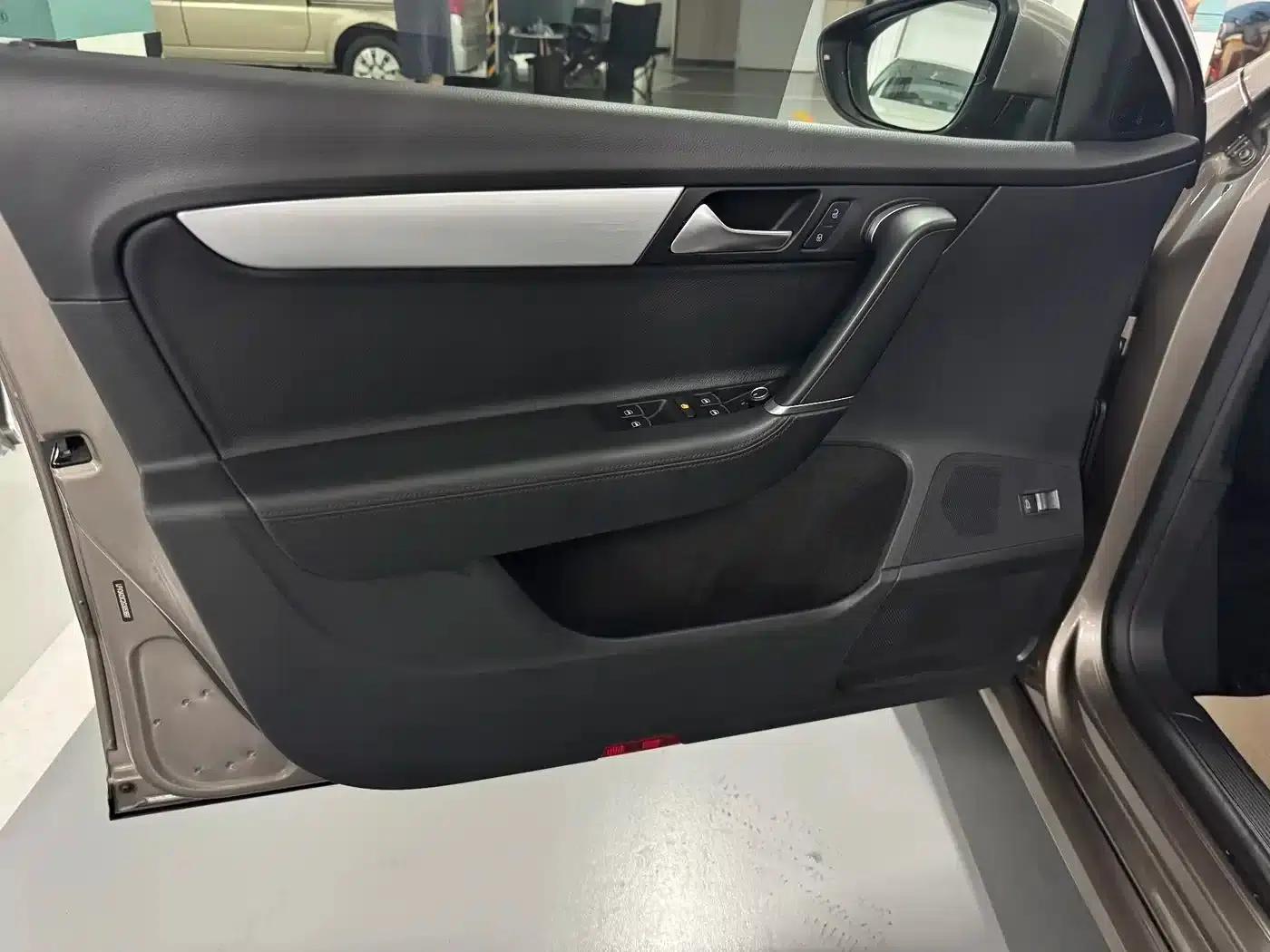 2016 Volkswagen Passat 1.8TSI Smart Comfort Edition — миниатюра 4