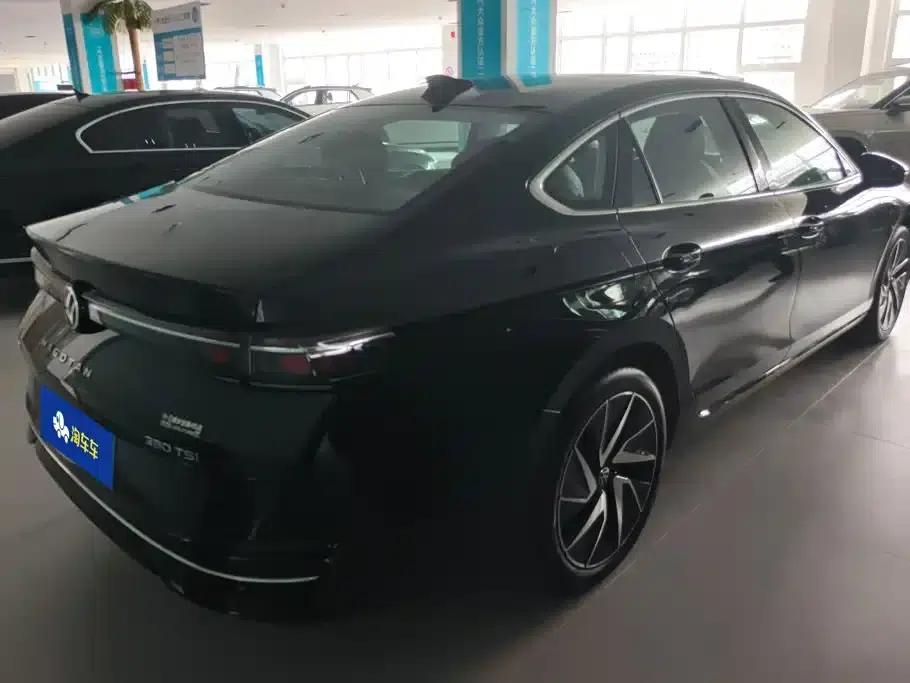 2024 Volkswagen Magotan 380TSI DSG Supreme Edition — миниатюра 3