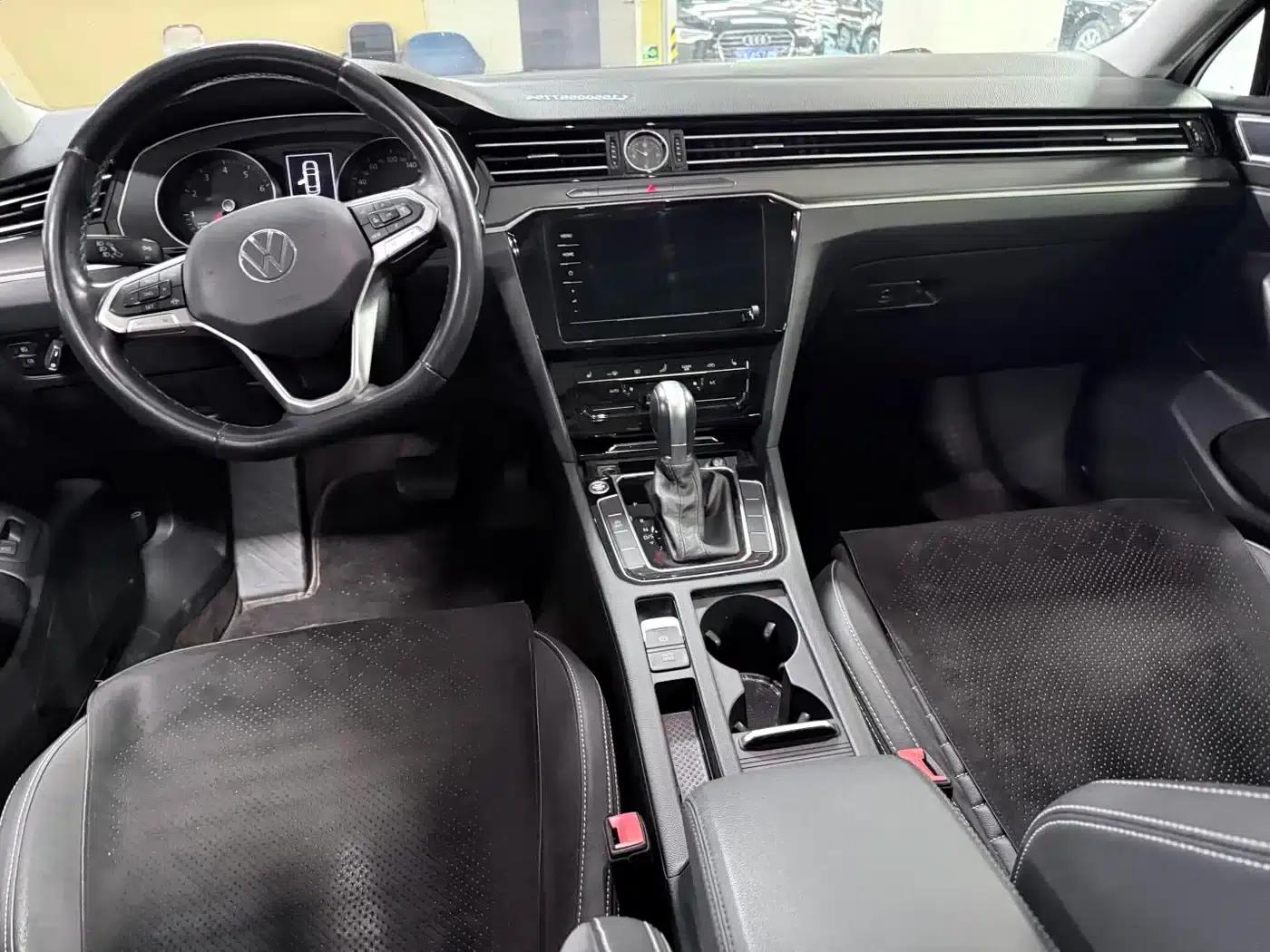Volkswagen Passat 2021 330TSI DSG 30th Anniversary Edition — миниатюра 11