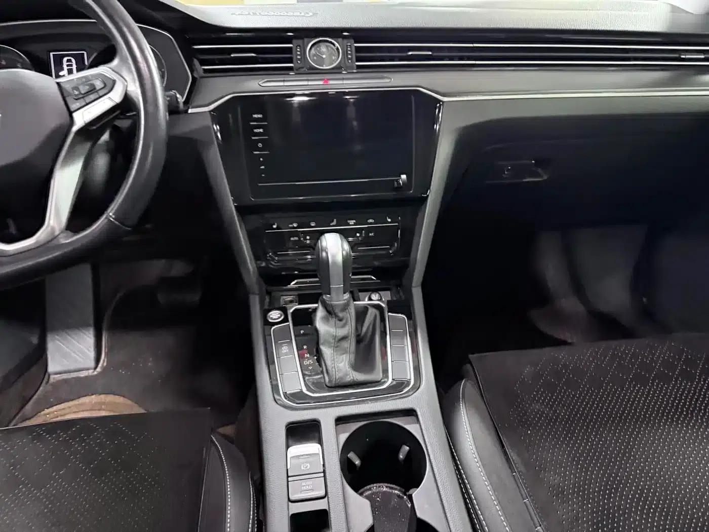 Volkswagen Passat 2021 330TSI DSG 30th Anniversary Edition — миниатюра 14