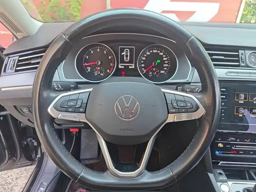 2020 Volkswagen Passat 330TSI DSG Leading Edition — миниатюра 11