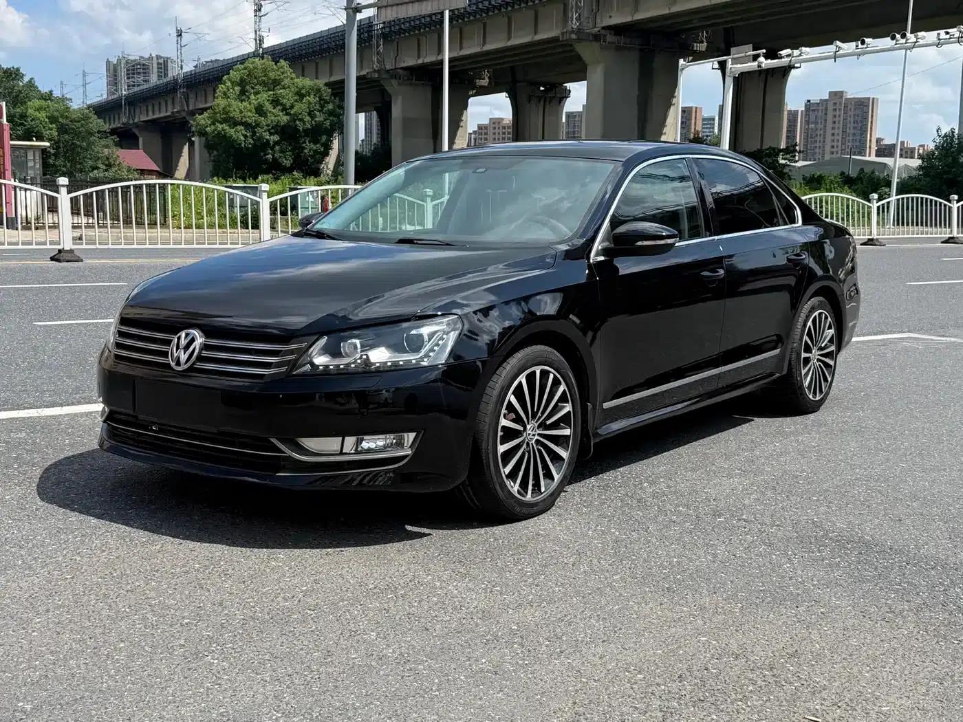 2015 Passat 1.8TSI DSG Royal Edition — миниатюра 3