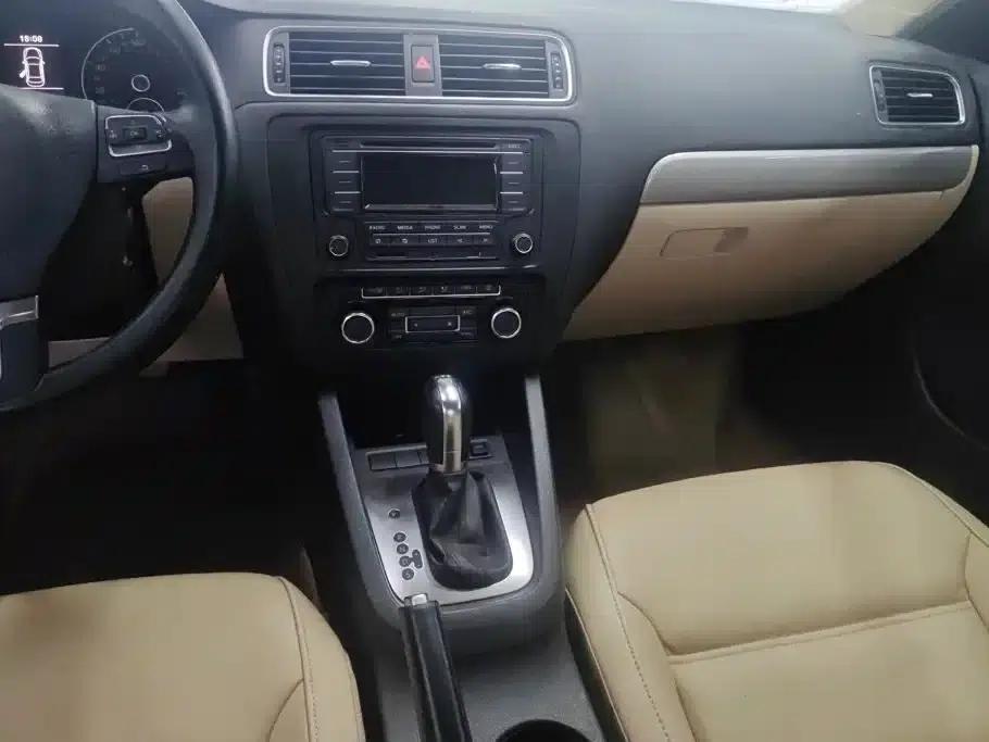 2012 Volkswagen Sagitar 1.4TSI Automatic Fashion Edition — миниатюра 13