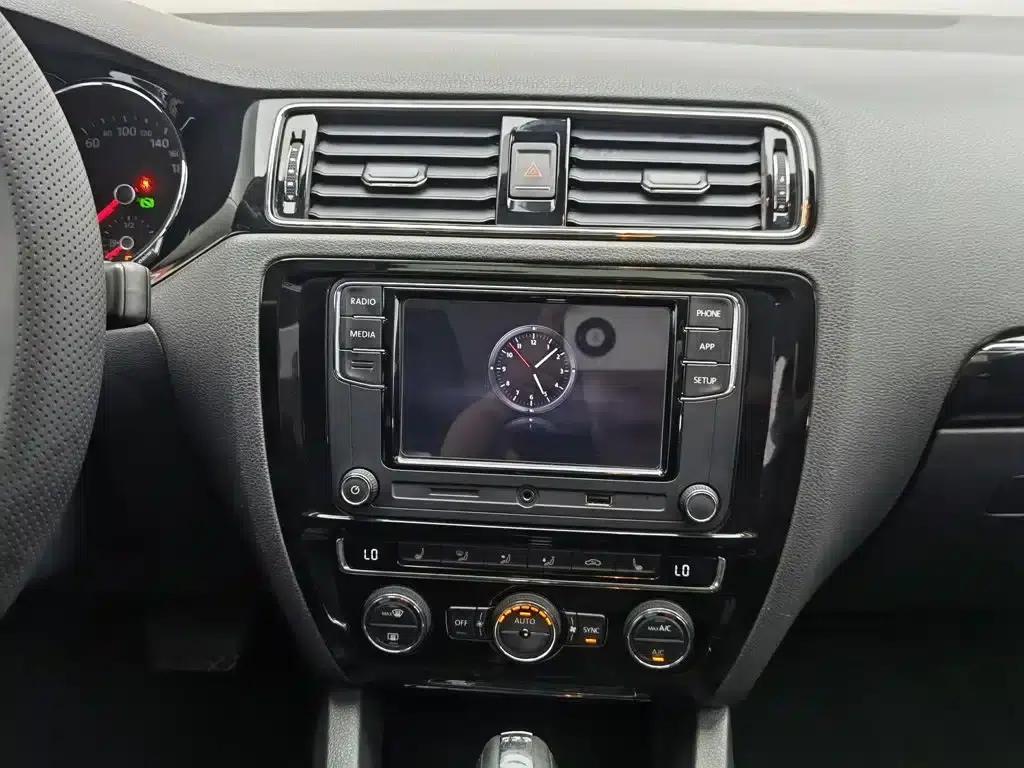 2018 Volkswagen Sagitar 280TSI DSG Luxury — миниатюра 12