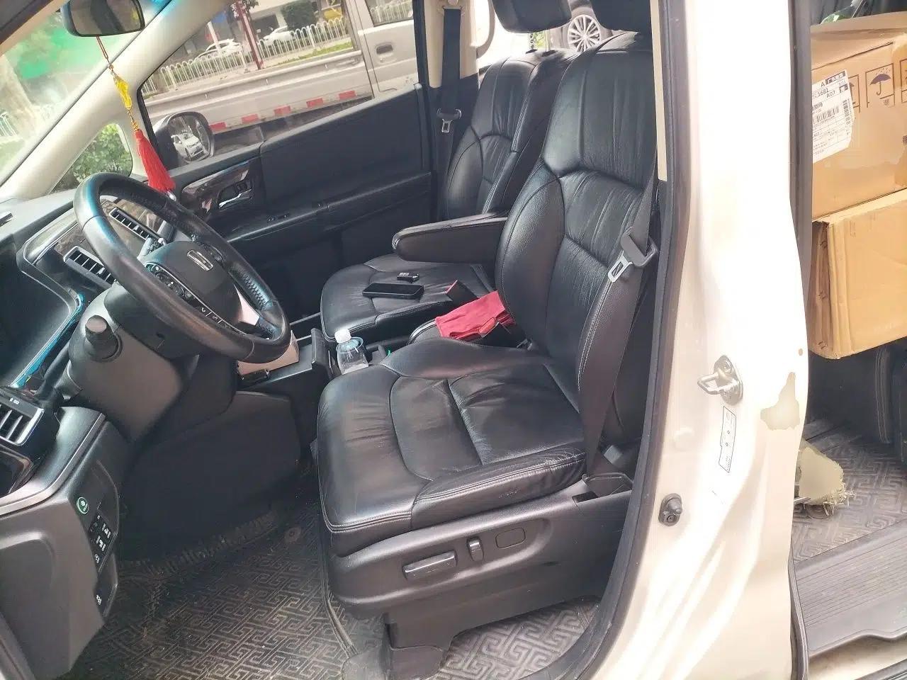 Honda Elysion 2016 2.4L Style Edition — миниатюра 15