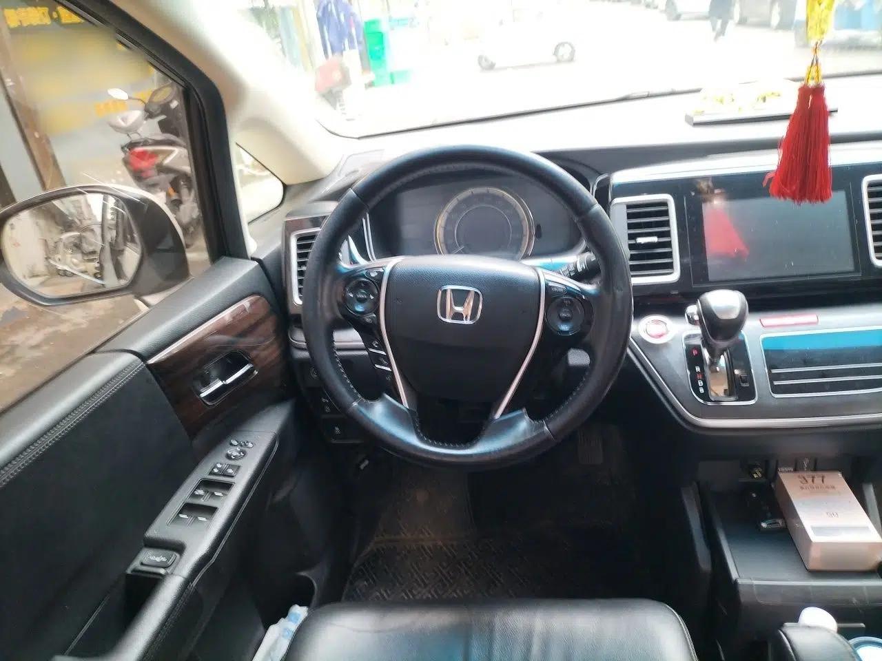 Honda Elysion 2016 2.4L Style Edition — миниатюра 10