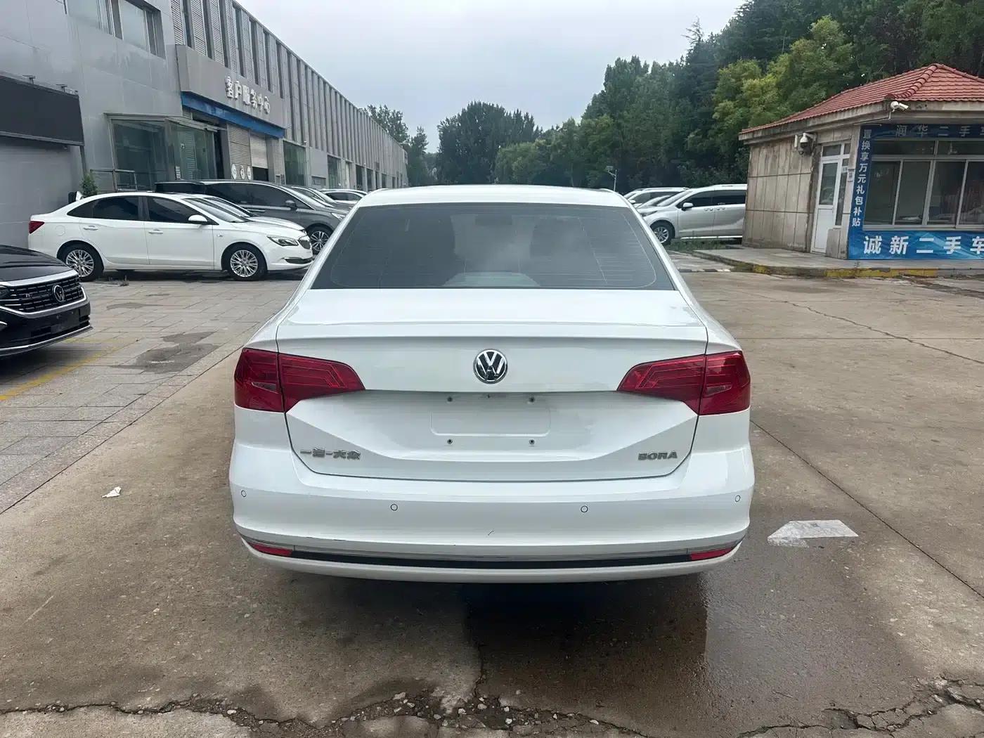 2019 Volkswagen Bora Legend 1.5L Automatic Fashion Model (China VI Emission Standard) — миниатюра 4