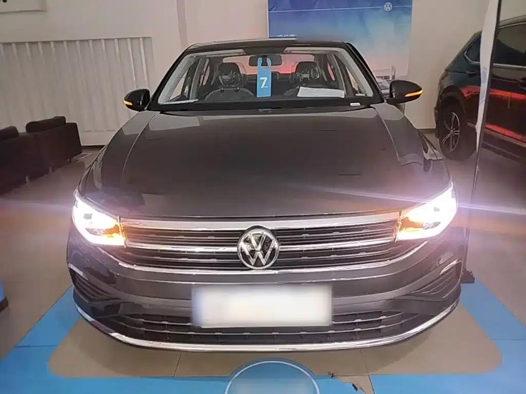 2025 Volkswagen Bora 200TSI DSG Joyful Navigation Edition — миниатюра 3