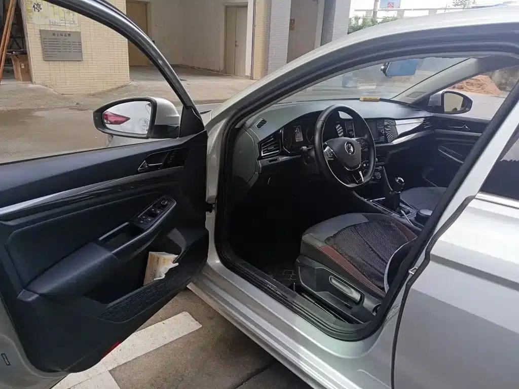 2020 Volkswagen Bora 1.5L Manual Comfort Model — миниатюра 14