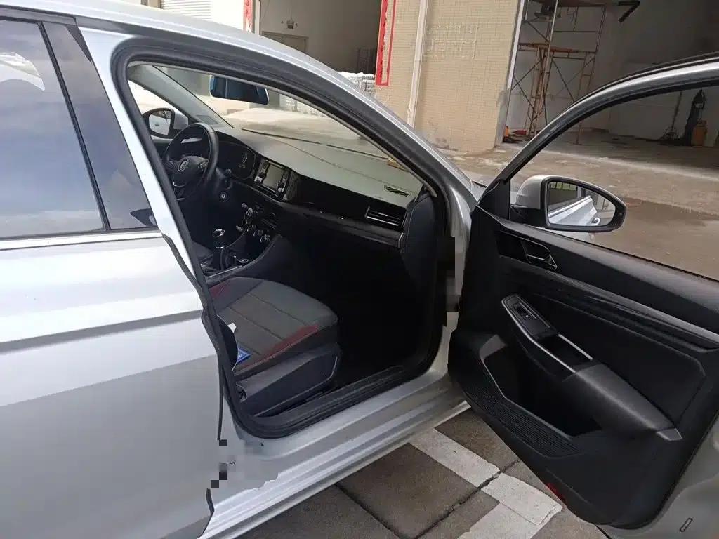 2020 Volkswagen Bora 1.5L Manual Comfort Model — миниатюра 20