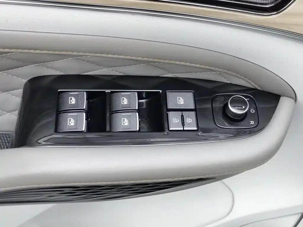 Fengxing Yacht 2022 1.5T DCT Wave Chaser Edition — миниатюра 9